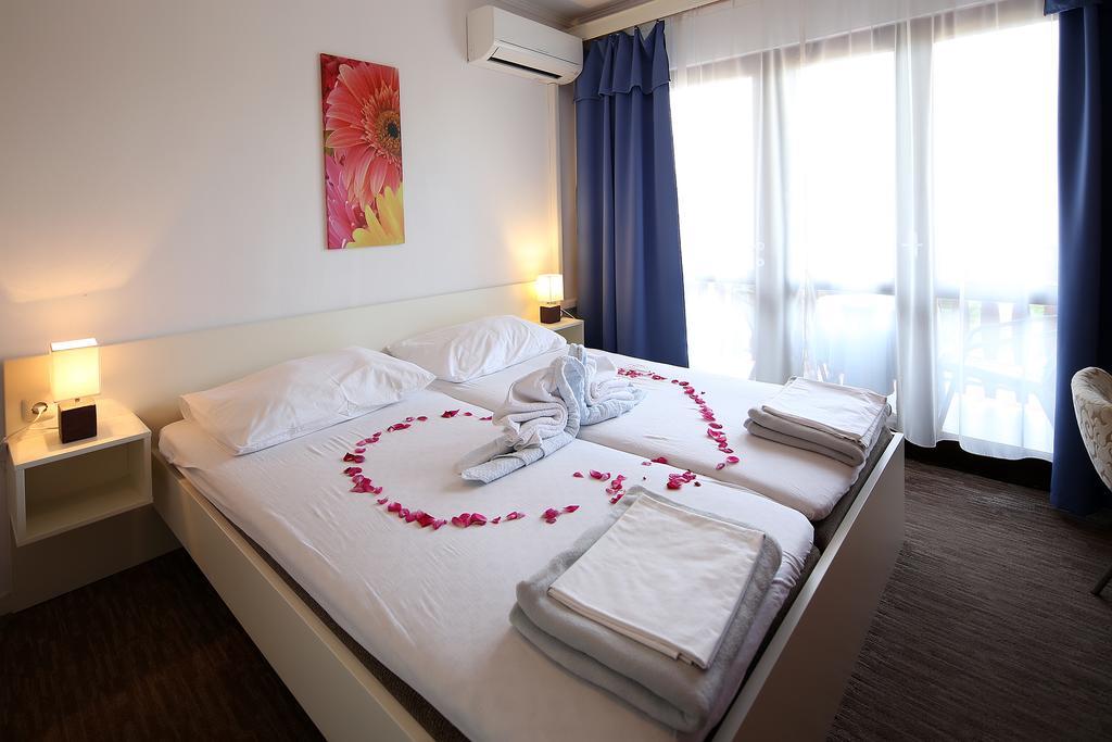 Guest House Zeba & Riviera Šilo Kültér fotó