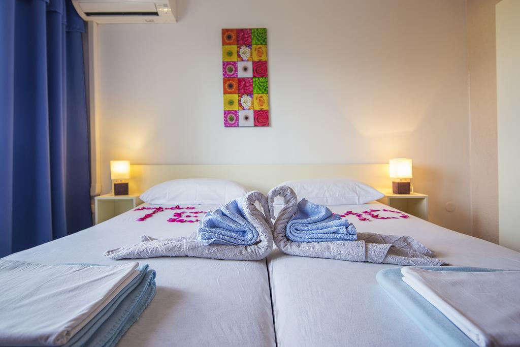 Guest House Zeba & Riviera Šilo Kültér fotó