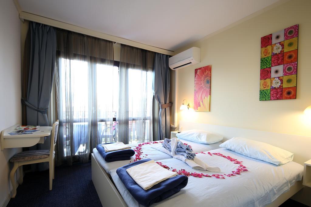 Guest House Zeba & Riviera Šilo Kültér fotó