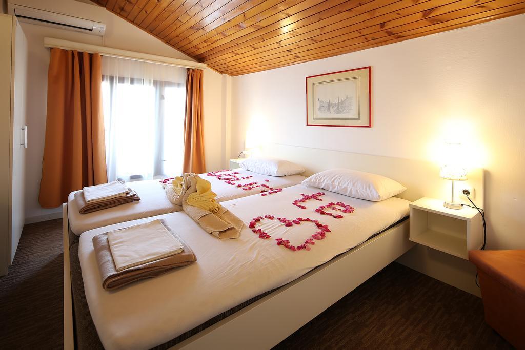 Guest House Zeba & Riviera Šilo Kültér fotó