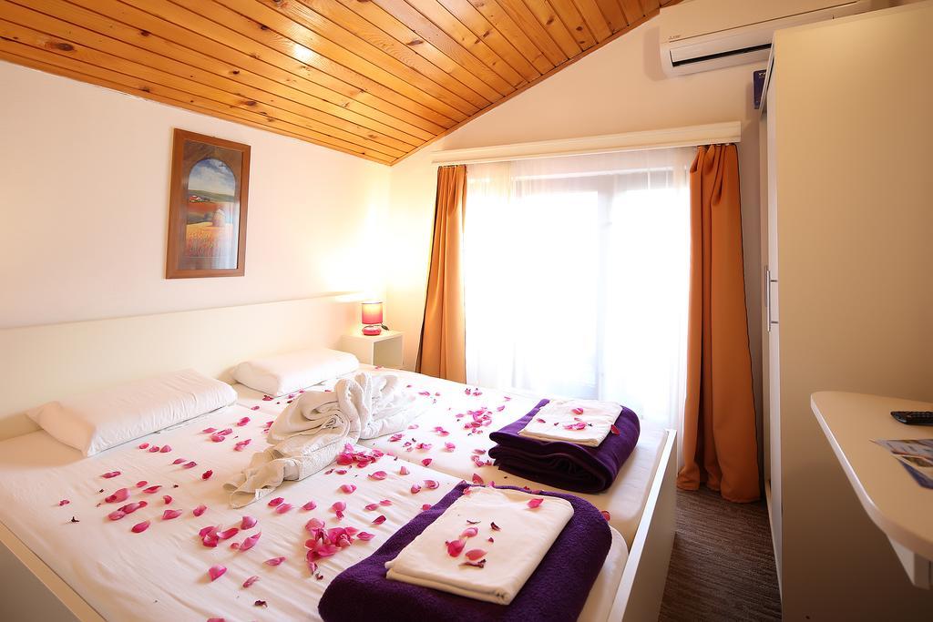 Guest House Zeba & Riviera Šilo Kültér fotó