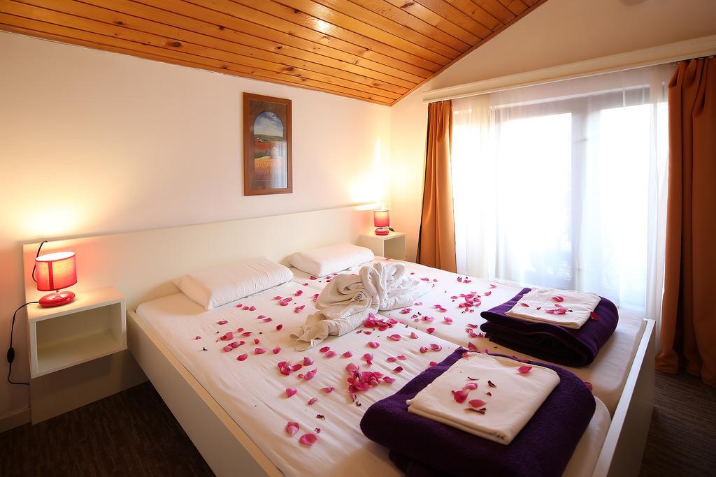 Guest House Zeba & Riviera Šilo Kültér fotó