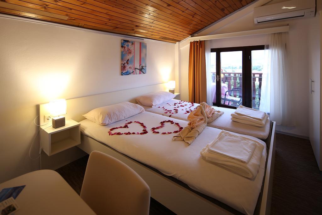 Guest House Zeba & Riviera Šilo Kültér fotó