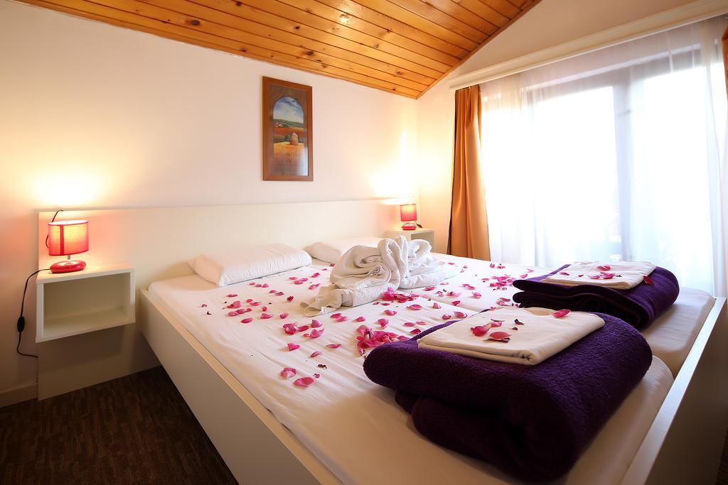 Guest House Zeba & Riviera Šilo Kültér fotó