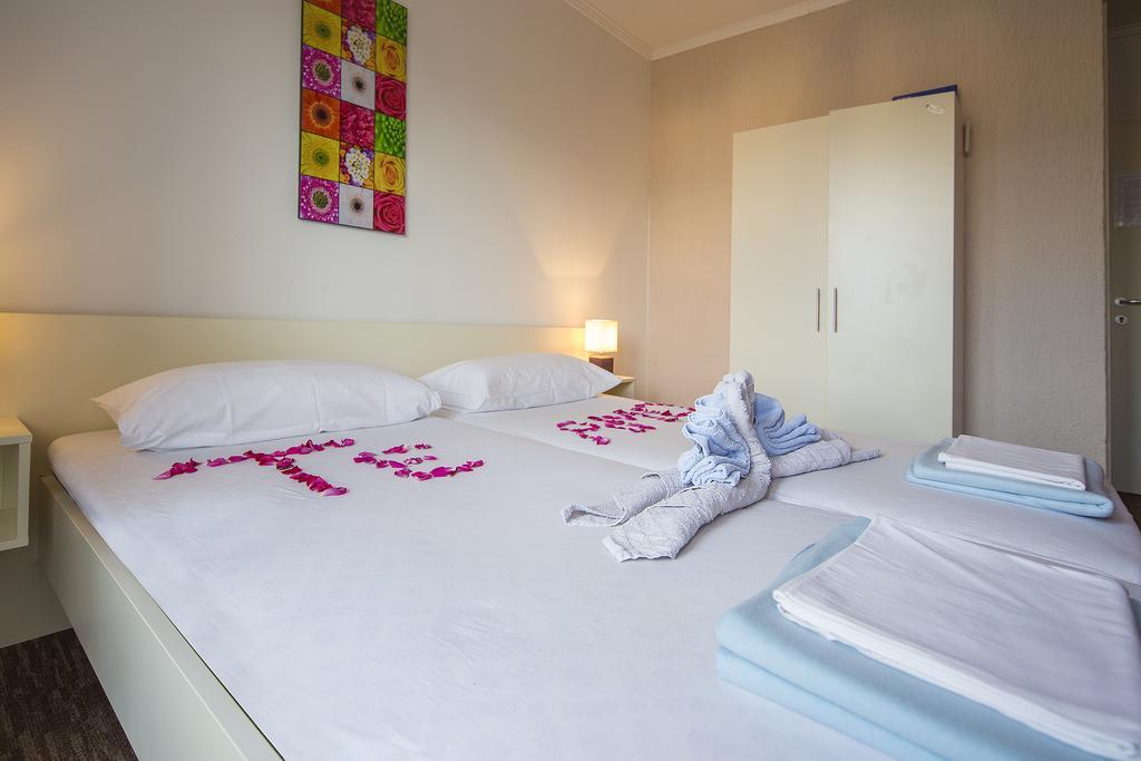 Guest House Zeba & Riviera Šilo Kültér fotó