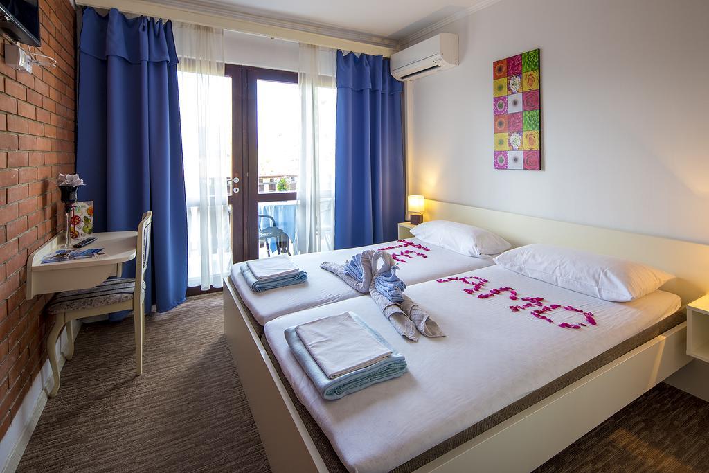 Guest House Zeba & Riviera Šilo Kültér fotó