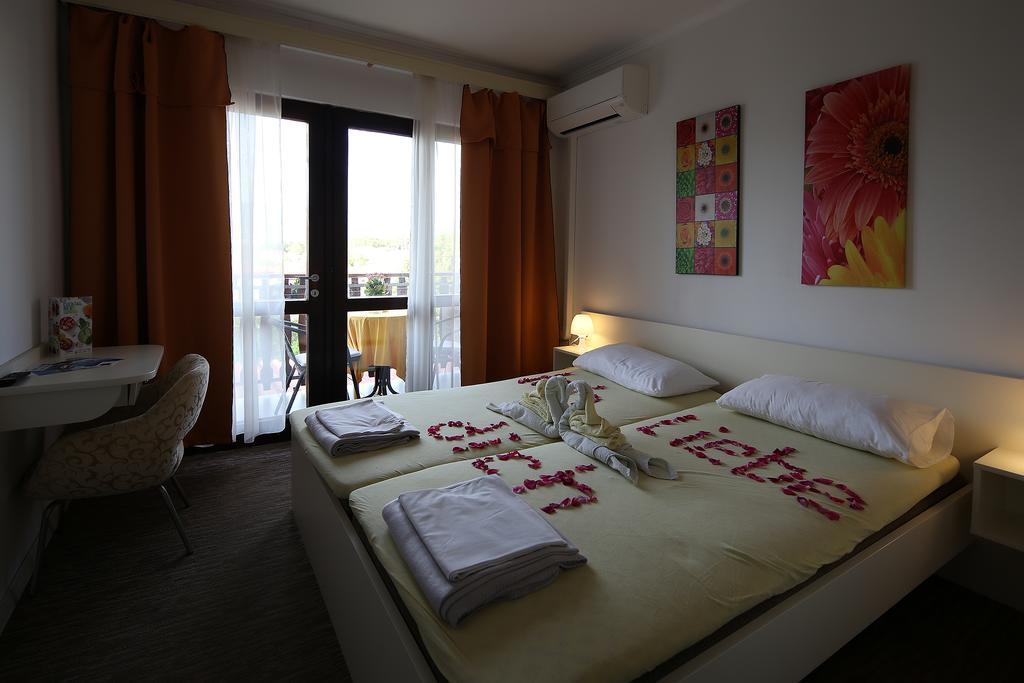 Guest House Zeba & Riviera Šilo Kültér fotó