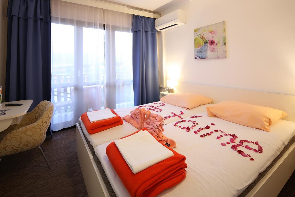 Guest House Zeba & Riviera Šilo Kültér fotó
