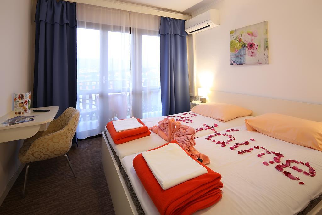 Guest House Zeba & Riviera Šilo Kültér fotó