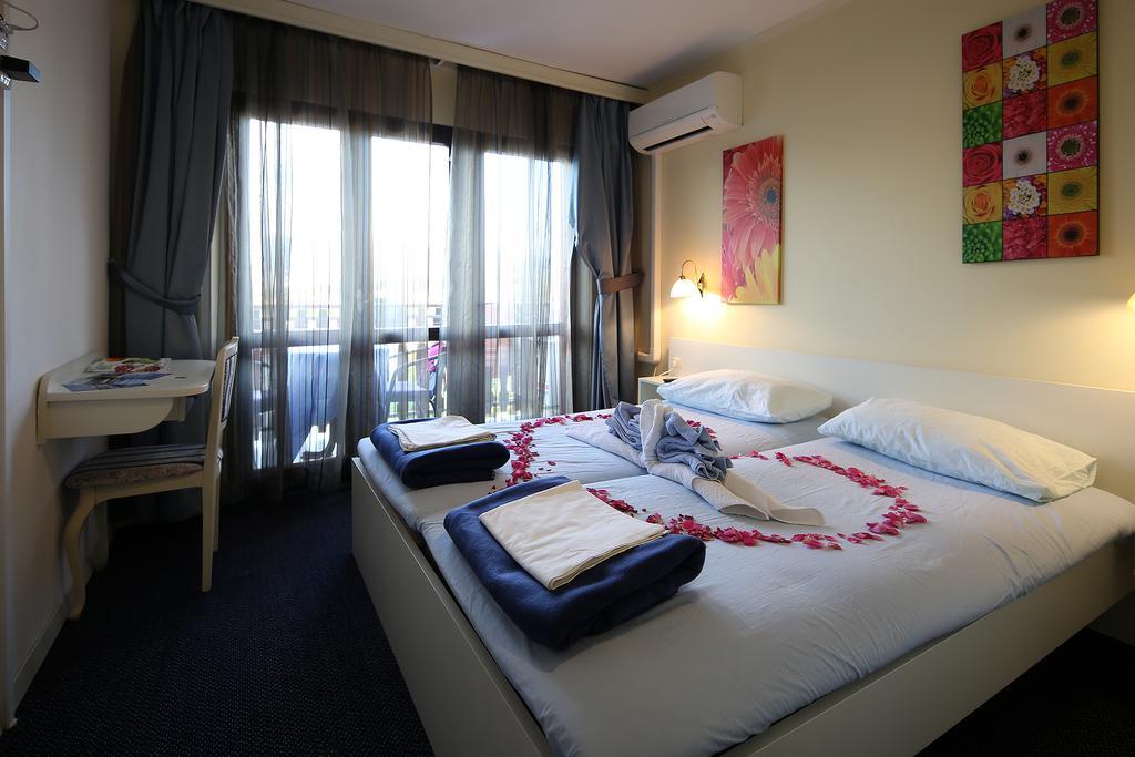 Guest House Zeba & Riviera Šilo Kültér fotó