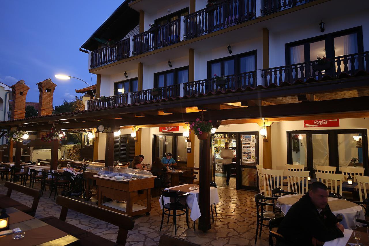 Guest House Zeba & Riviera Šilo Kültér fotó